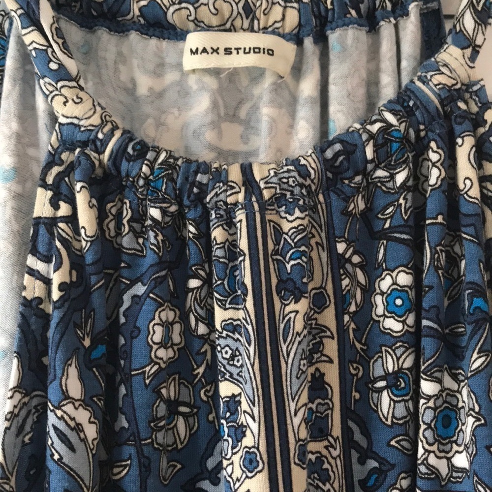 Max Studio Geometric Print Top - Picture 3 of 8
